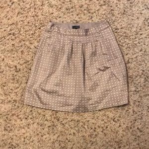 He limited skirt. Great condition. Size 4